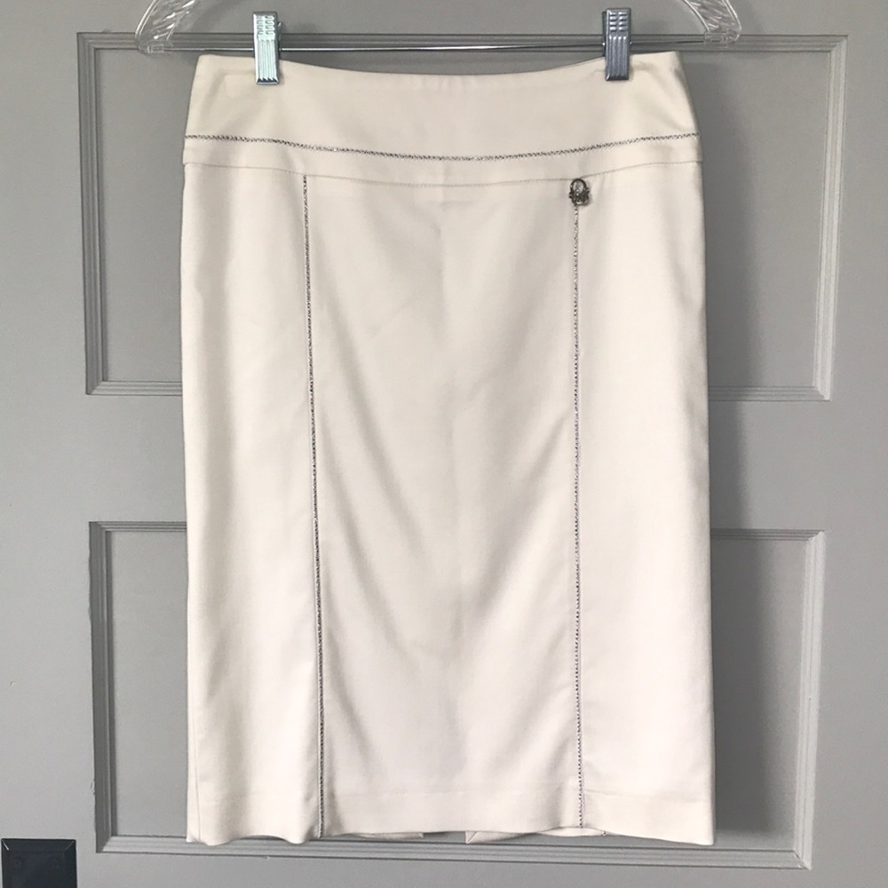 Beautiful ladies ivory pencil skirt size 4